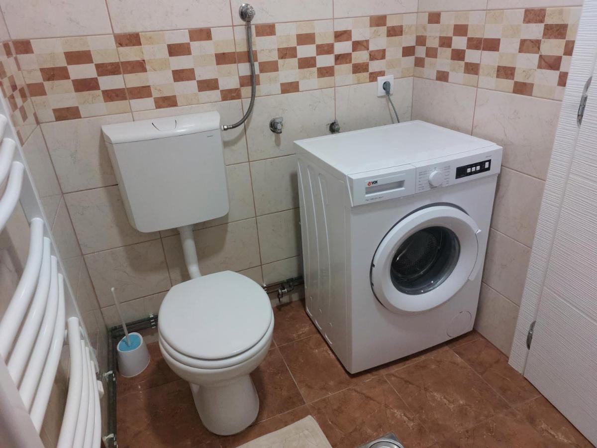 Apartman Centar สเรมสกา มิโตรวิตซา ภายนอก รูปภาพ