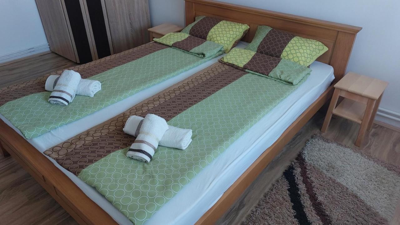 Apartman Centar สเรมสกา มิโตรวิตซา ภายนอก รูปภาพ
